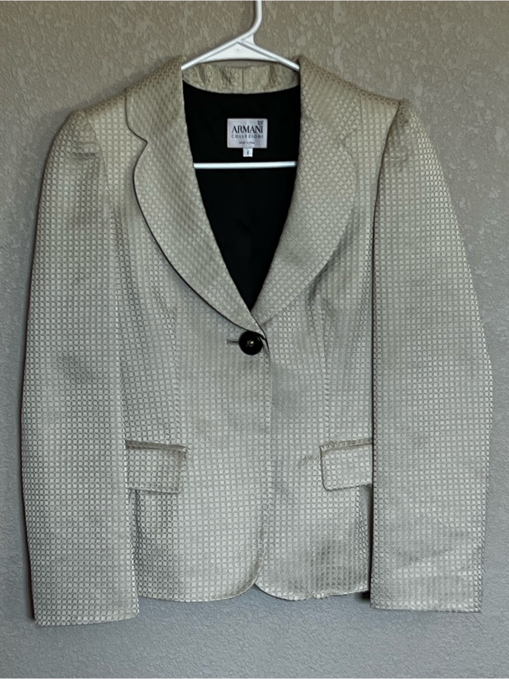 Armani Collezioni Textured Cream Blazer Jacket Size 2 Single Button Quiet Luxury